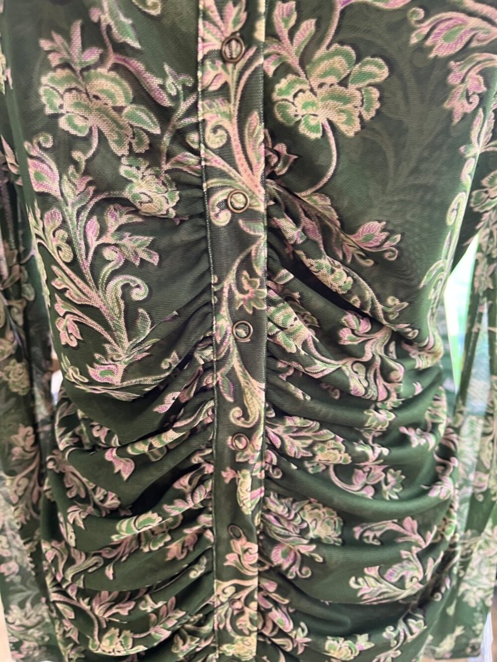 Susan Graver Printed Mesh Ruched Snap Front Top Green Floral S - Picture 3 of 12